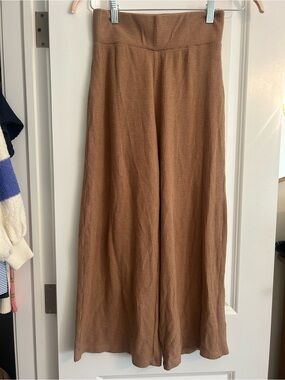 Abercrombie & Fitch Ribbed Wide-Leg Pants in Camel Brown